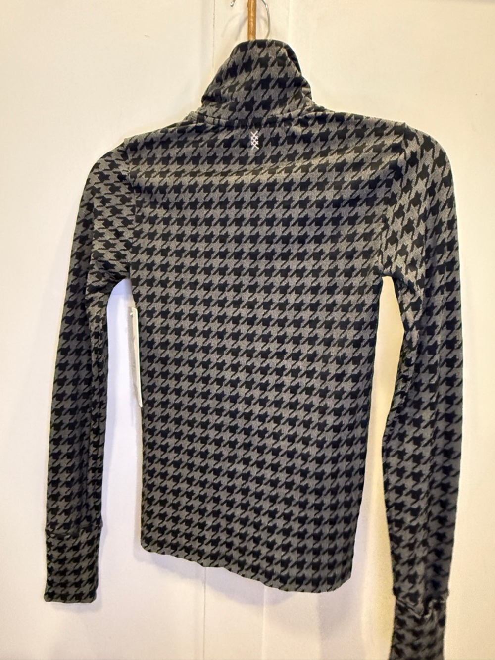 Women’s Rhone XS Grey Houndstooth Quarter-Zip Sweater - Picture 4 of 5